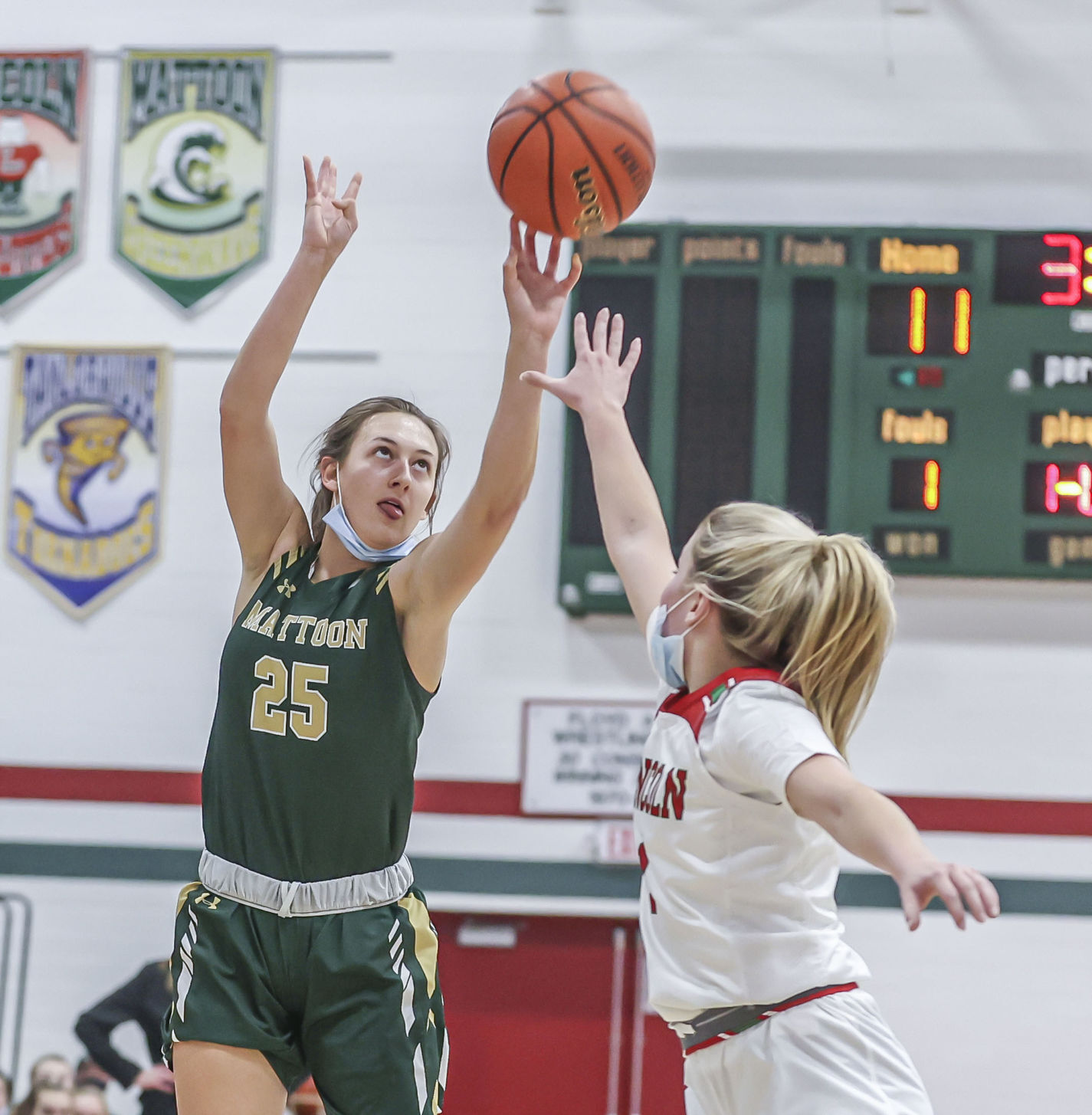Mattoon girls at Lincoln 6 011422.JPG